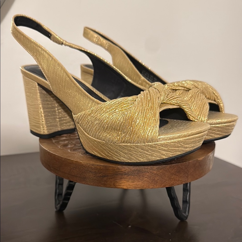 Kenneth Cole Reaction Gold Platform Sandals